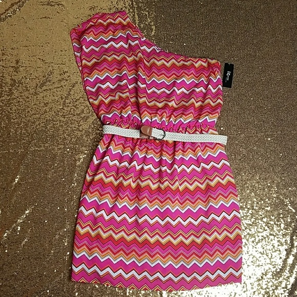 Dress Women ( M ) Iz Byer - Picture 2 of 3